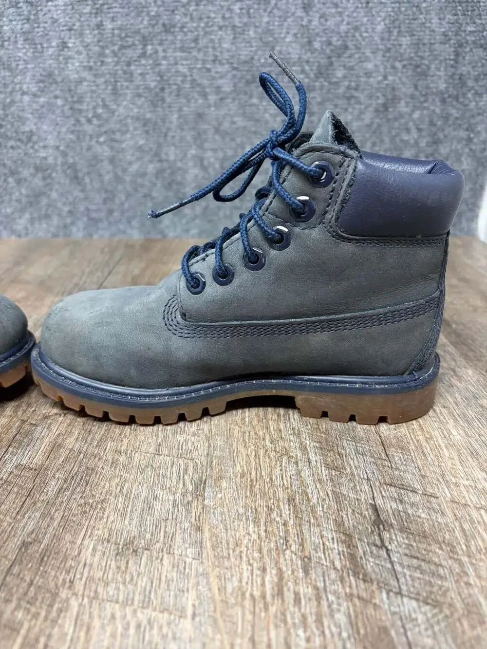 Timberland 6-Inch Premium Waterproof work Boots navy blue Nubuck Youth 12 GUC